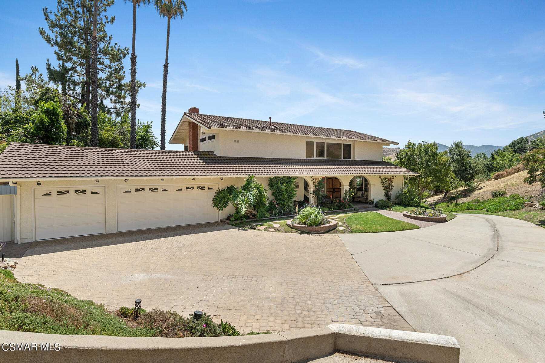 House in Thousand Oaks, California 12051456