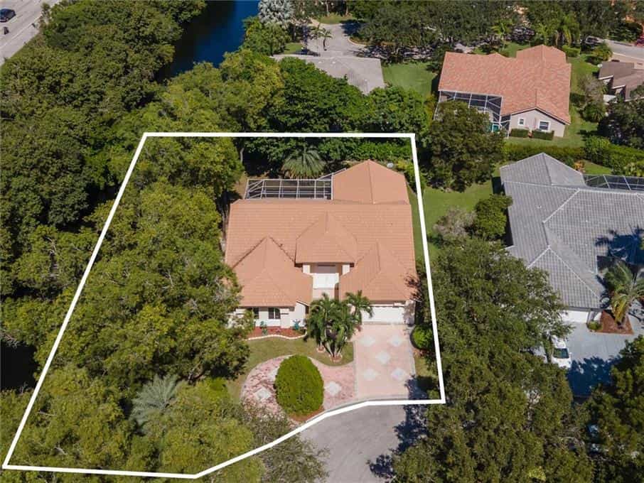 жилой дом в Coral Springs, Florida 12051659