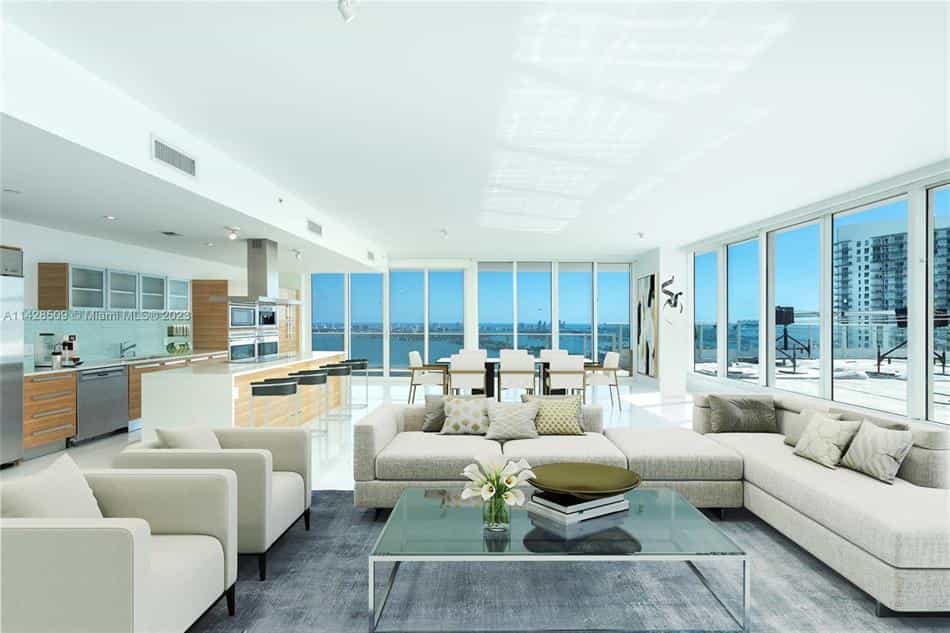 Condominium in Miami, Florida 12051686