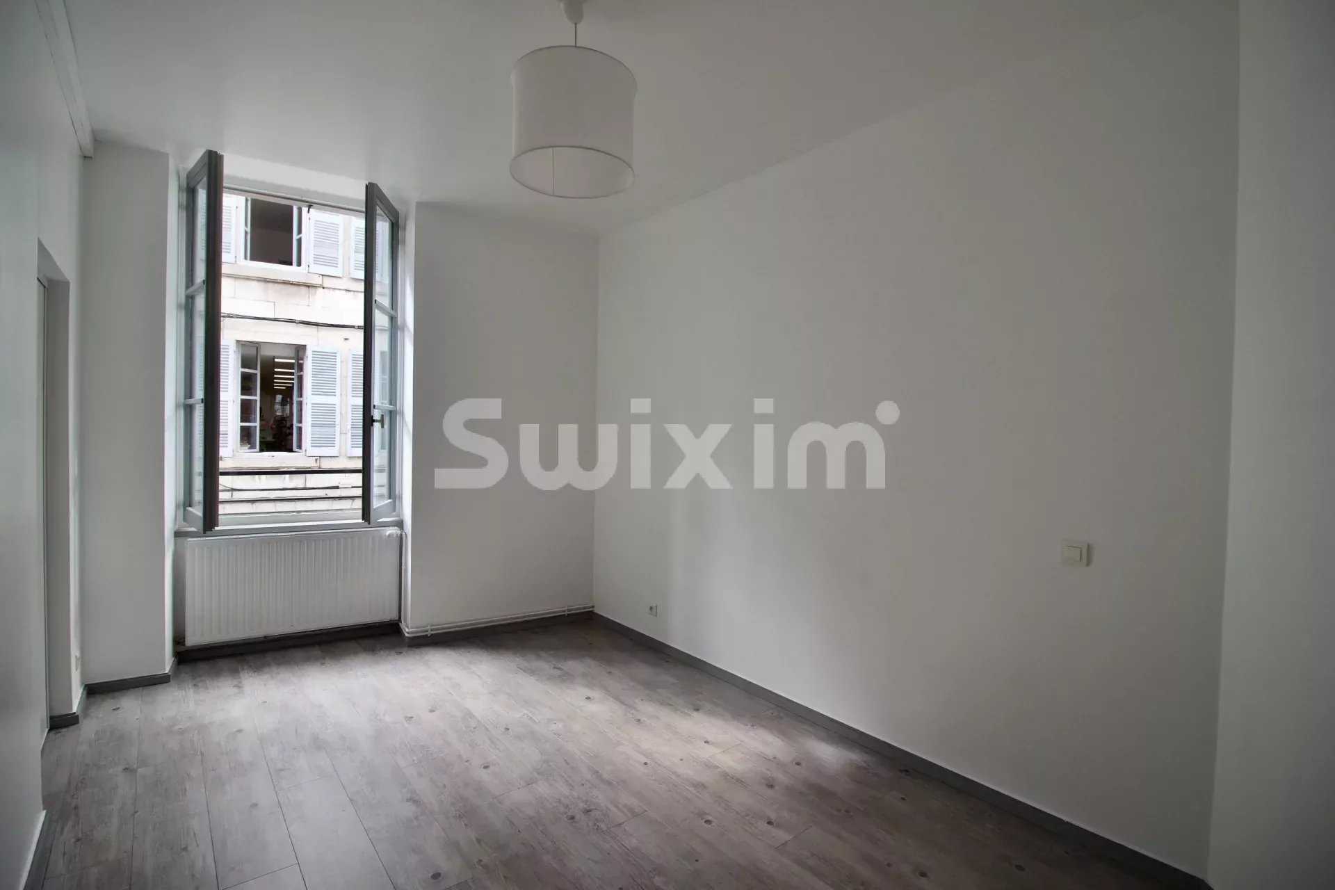 公寓 在 Lons-le-Saunier, Jura 12051701