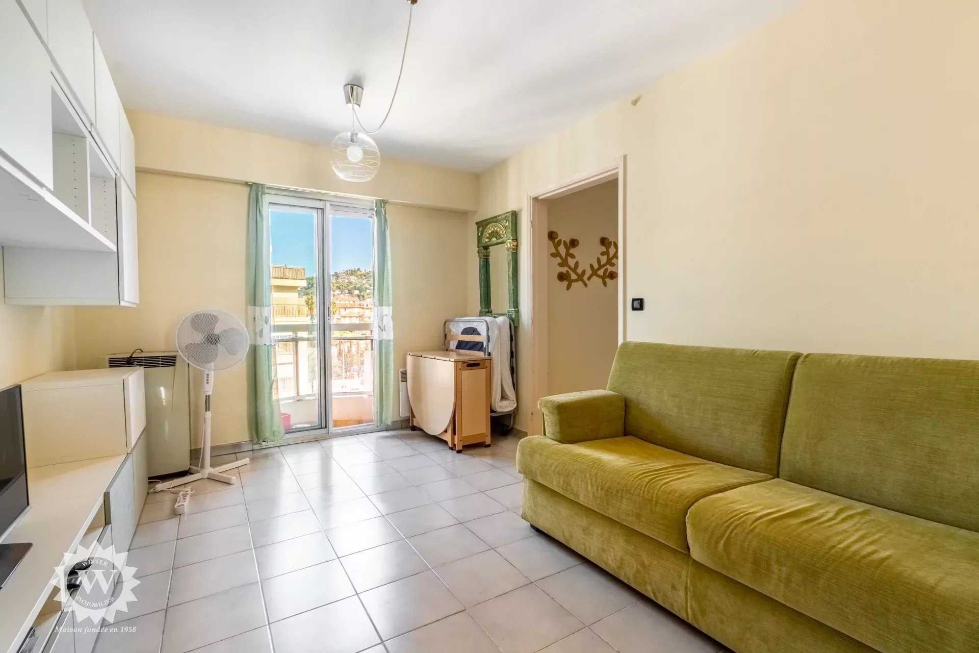 Condominium in Nice, Provence-Alpes-Cote d'Azur 12051713