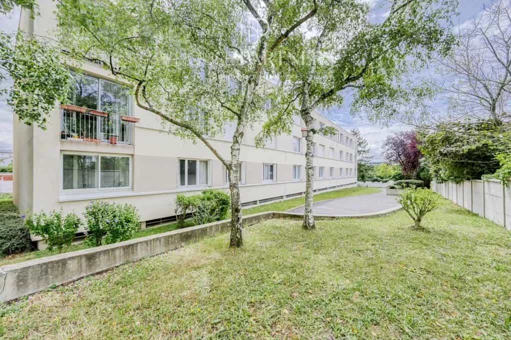 Condominio nel Rueil-Malmaison, Hauts-de-Seine 12051721