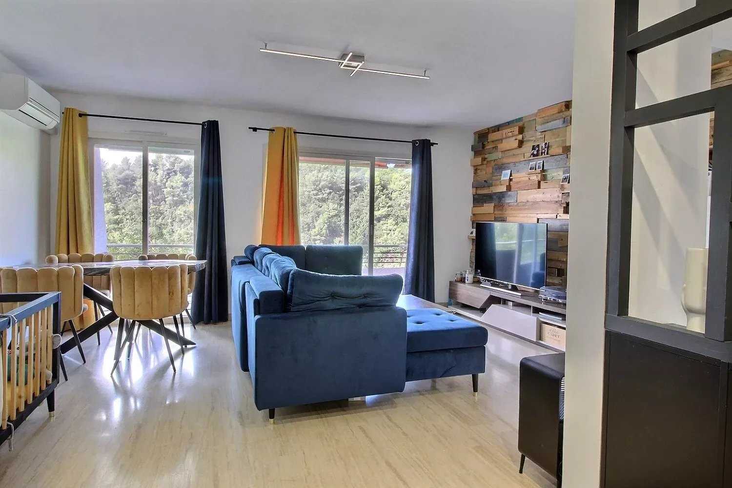 公寓 在 Vence, 普羅旺斯-阿爾卑斯-藍色海岸 12051753