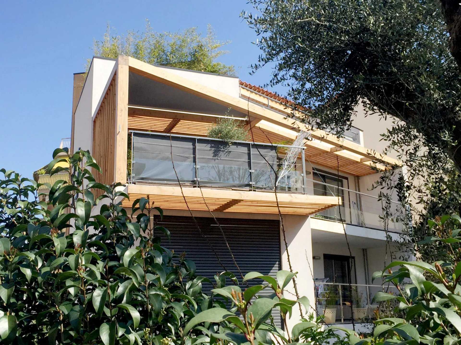 Condominium in Cannes, Provence-Alpes-Cote d'Azur 12051801