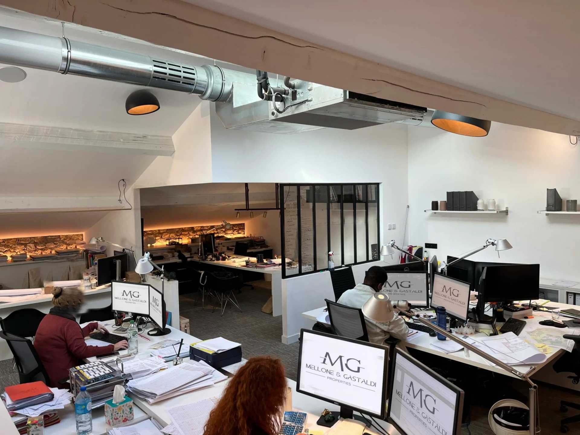 Office in Cannes, Provence-Alpes-Cote d'Azur 12051808