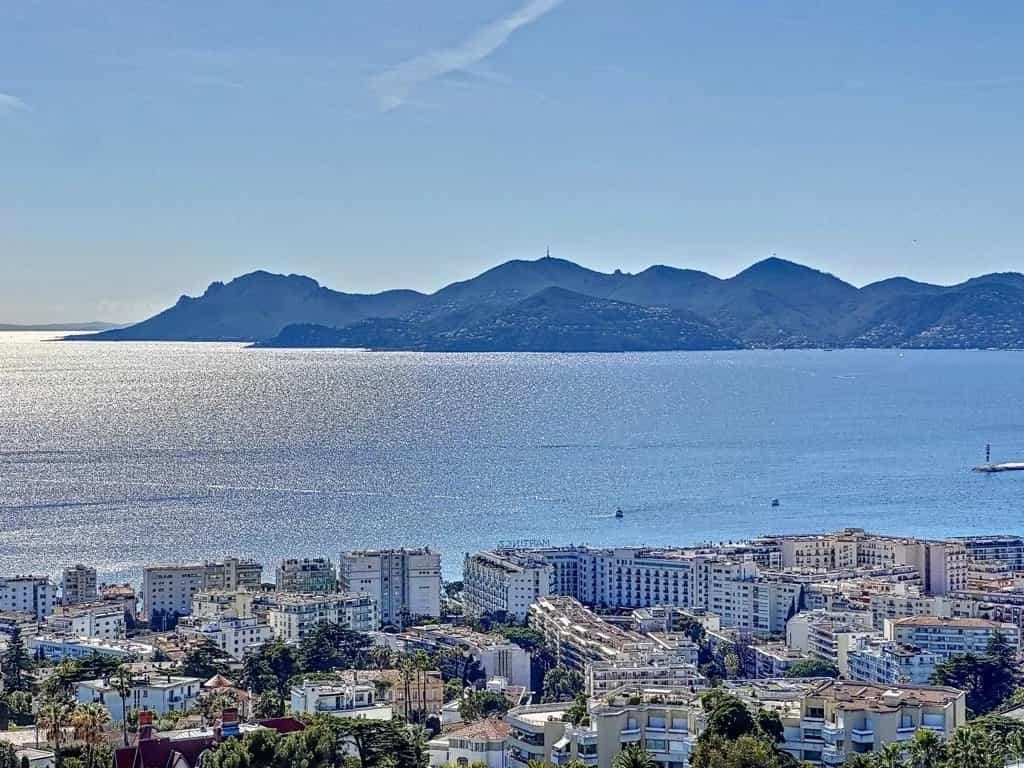 Condominium dans Cannes, Provence-Alpes-Côte d'Azur 12051842