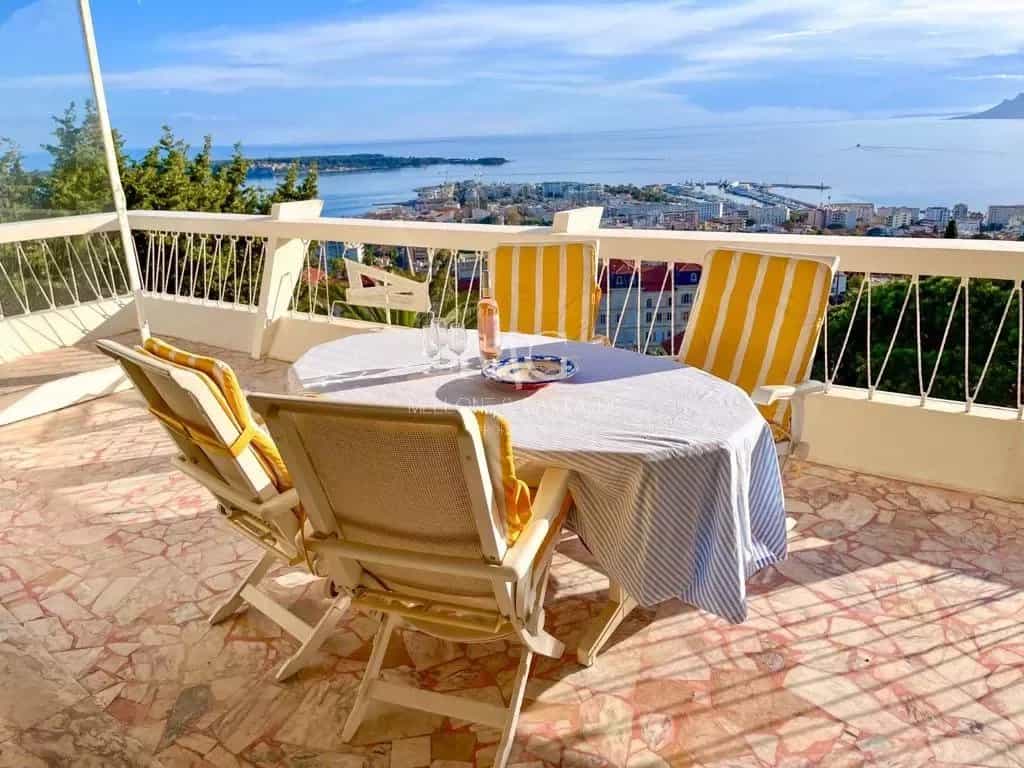 Condominium in Cannes, Provence-Alpes-Côte d'Azur 12051842