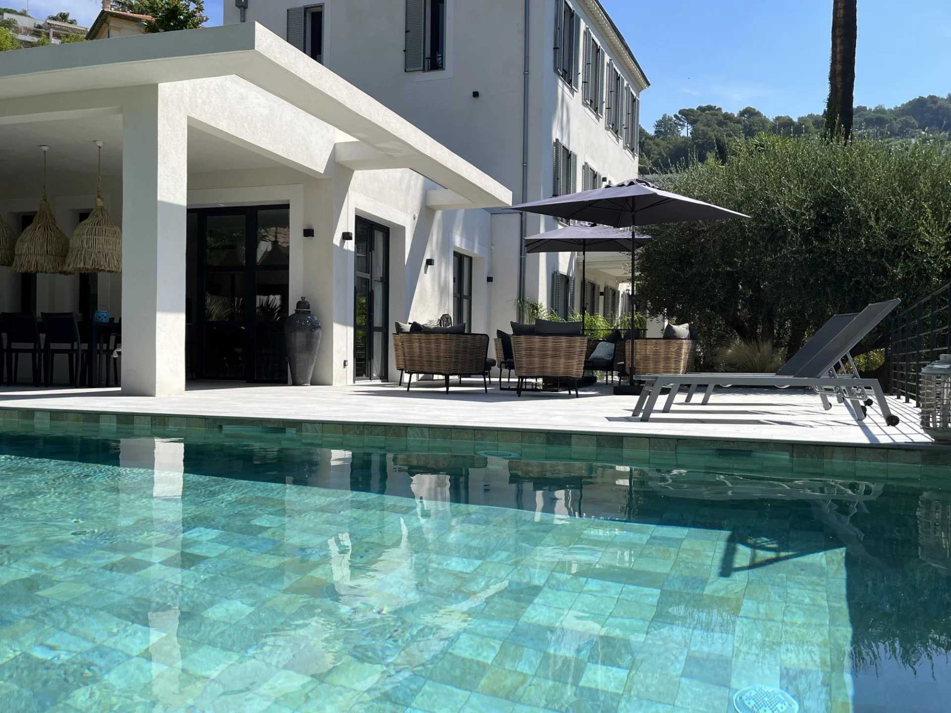 Residential in Le Cannet, Alpes-Maritimes 12051843