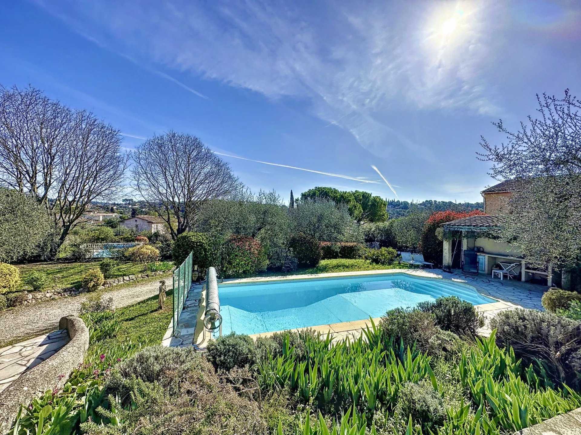 Hus i Grasse, Provence-Alpes-Cote d'Azur 12051857