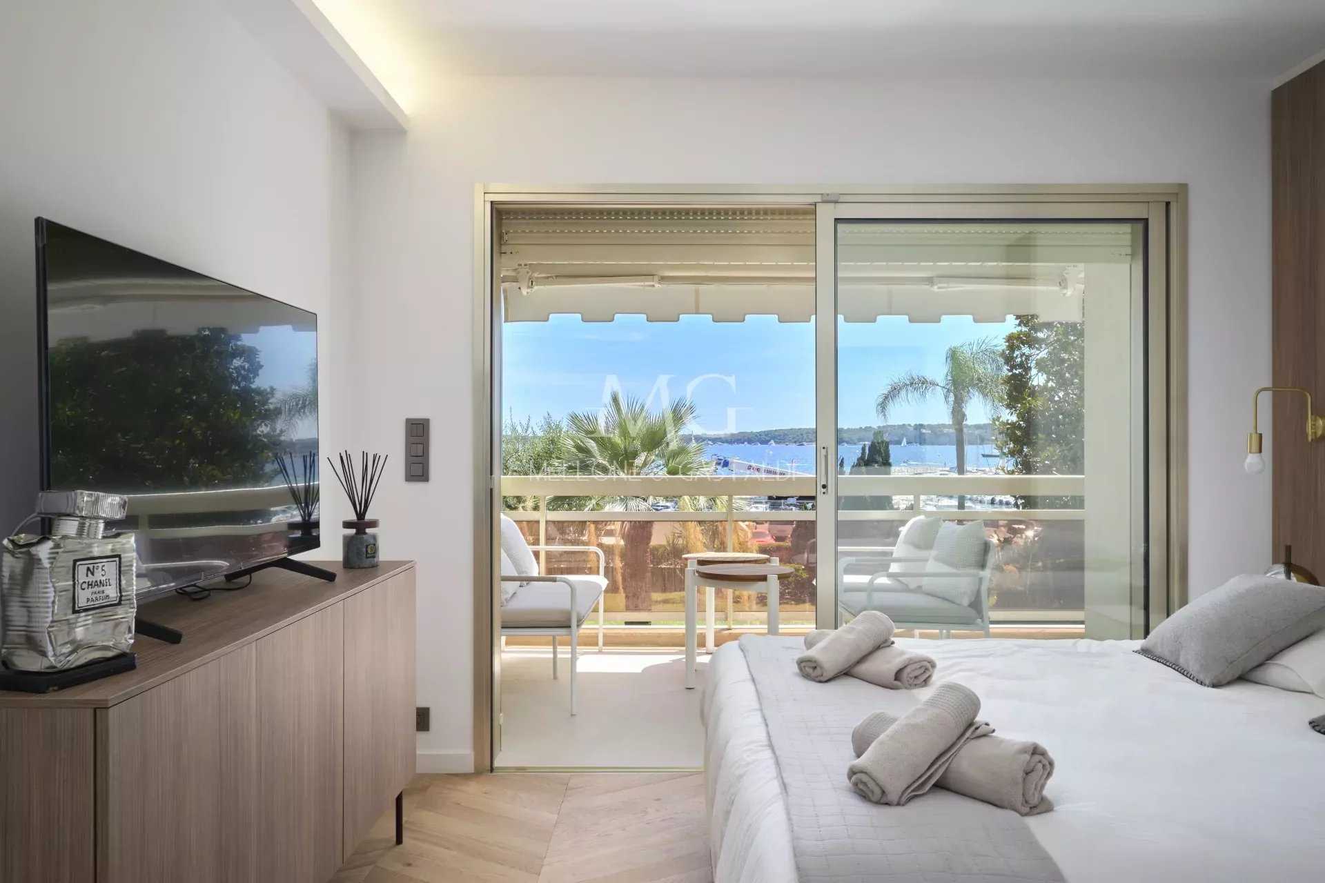 公寓 在 Cannes, Alpes-Maritimes 12051858