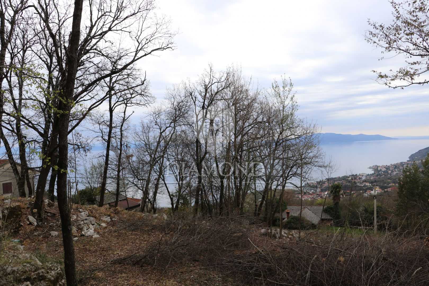 Terre dans Icici, Primorsko-Goranska Zupanija 12052169
