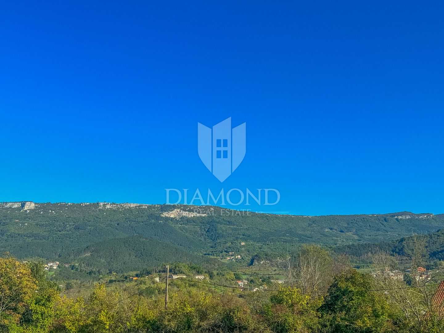 Land in Buzet, Istria County 12052170