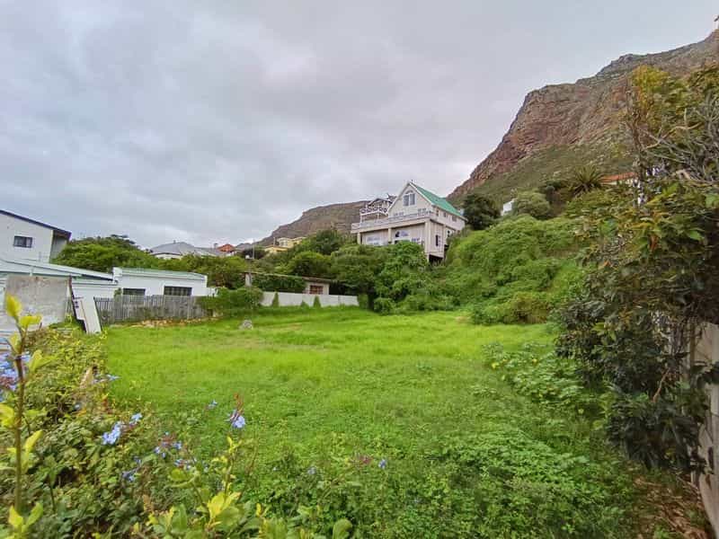 House in Cape Town, Western Cape 12053697