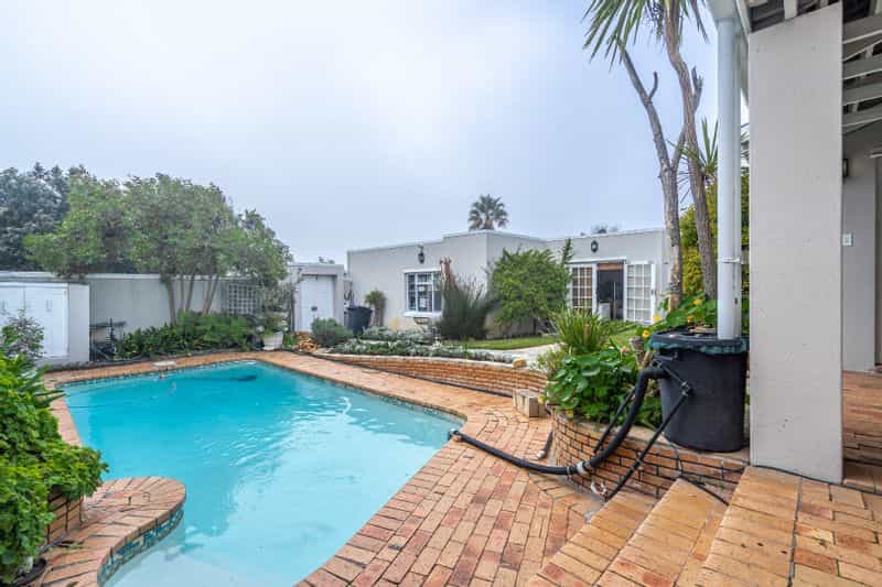 Residential in Cape Town, Western Cape 12053700