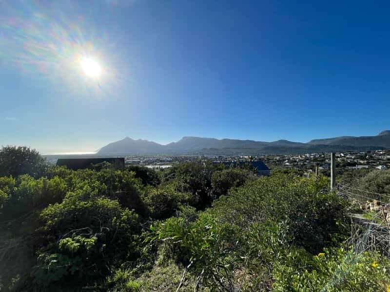 Land in Cape Town, Western Cape 12053703