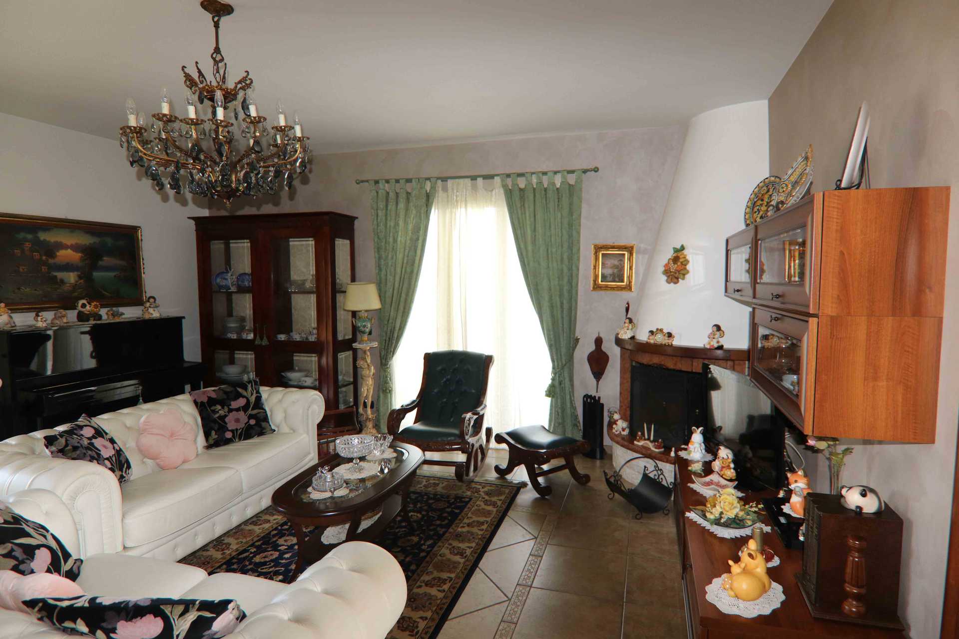 rumah dalam Gatto Corvino, Via dei Girasoli 12053790