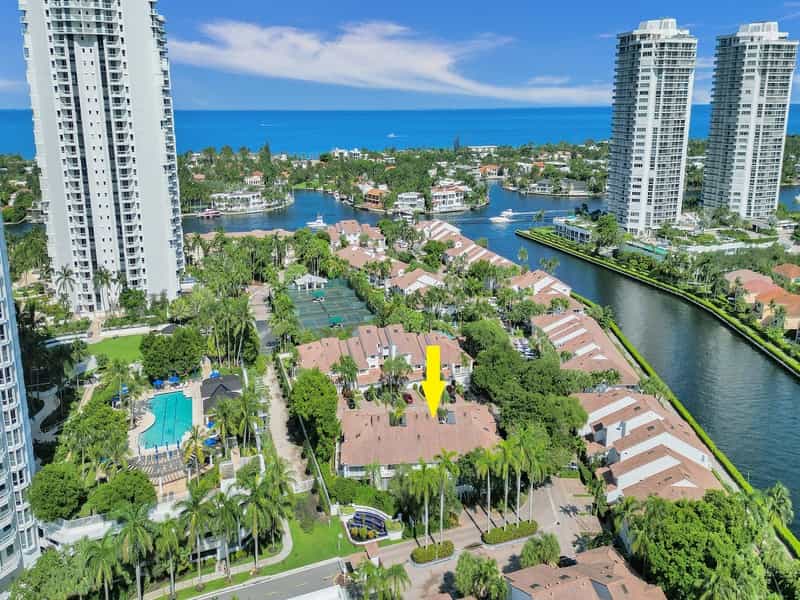 House in Miami, Florida 12053884