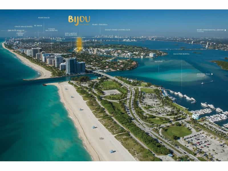 Condominium dans Bay Harbor Islands, Florida 12053885