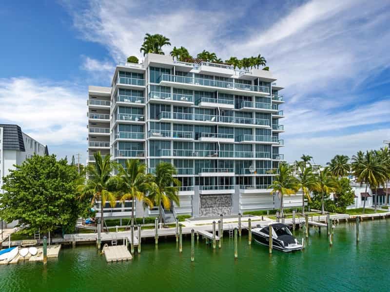Condominium in Bay Harbor Islands, Florida 12053885