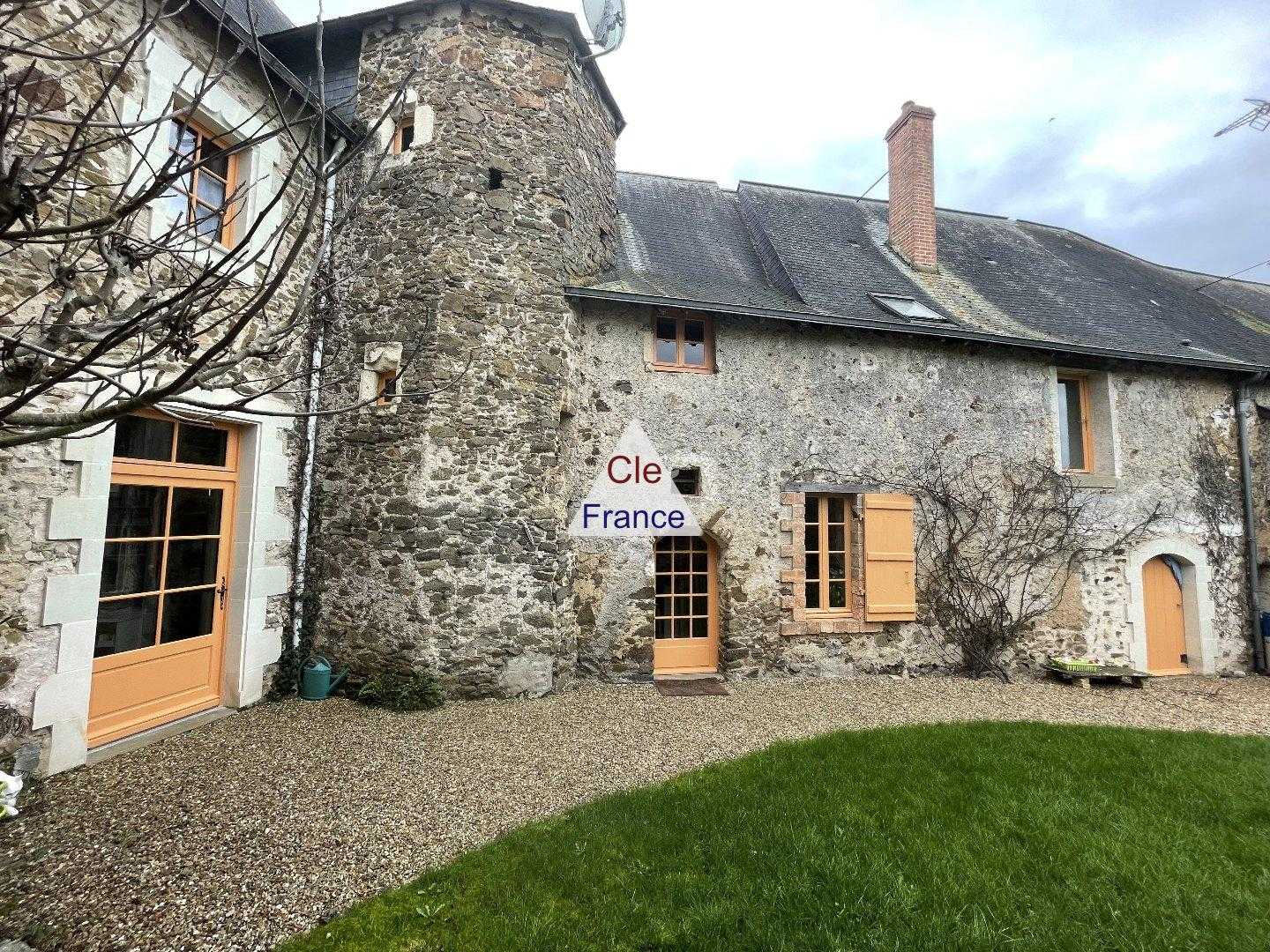 House in Saint-Denis-d'Anjou, Pays de la Loire 12054856