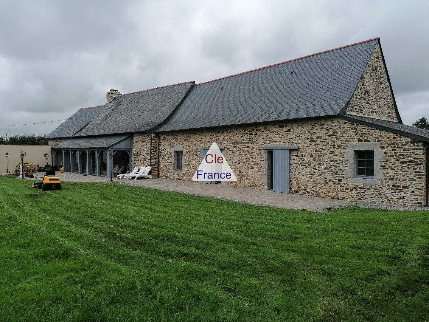 Rumah di Argentre-du-Plessis, Bretagne 12054860
