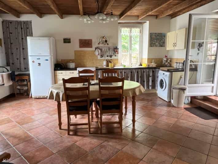 House in Mansle, Nouvelle-Aquitaine 12055048
