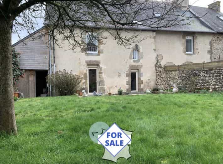 House in Ambrieres-les-Vallees, Pays de la Loire 12055304