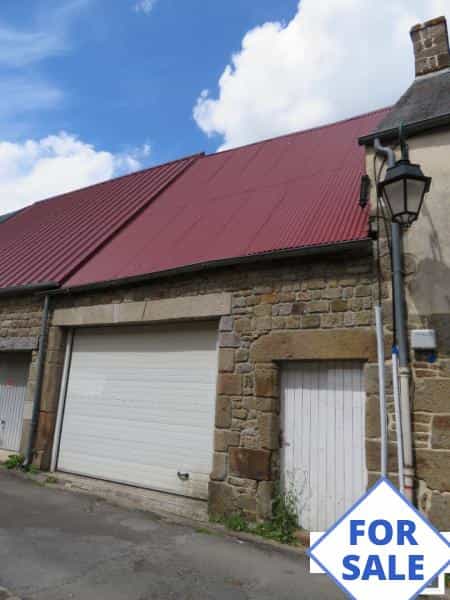 房子 在 Saint-Hilaire-du-Harcouët, Normandie 12055506