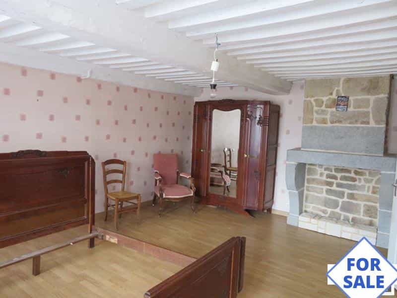بيت في Saint-Hilaire-du-Harcouët, Normandie 12055506