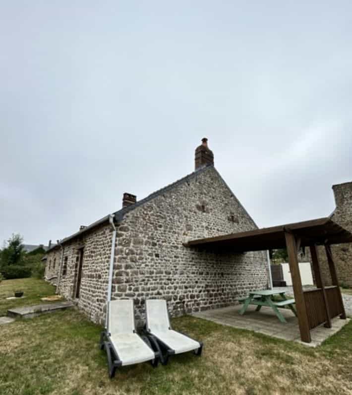 Rumah di Ambrières-les-Vallées, Pays de la Loire 12055567