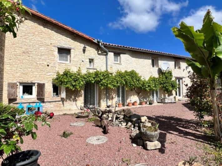 House in Barro, Nouvelle-Aquitaine 12055740