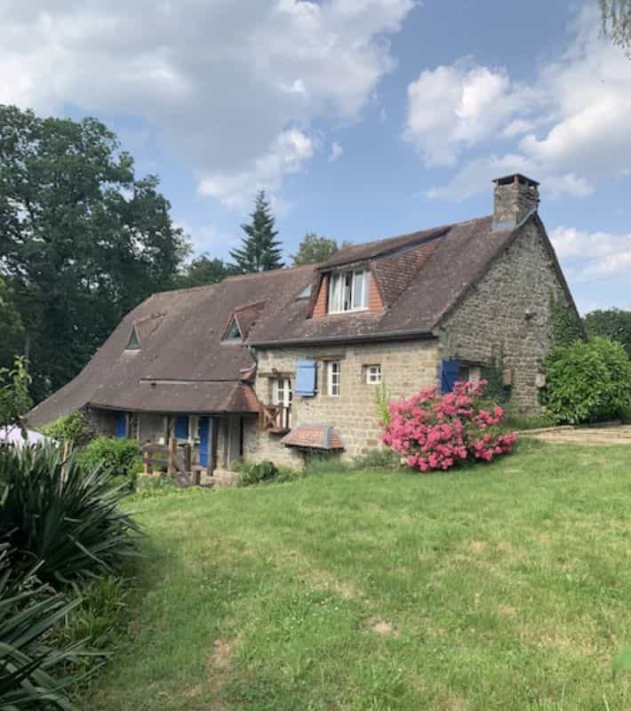بيت في Lore, Normandie 12055787