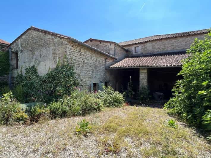 House in Tusson, Nouvelle-Aquitaine 12055821
