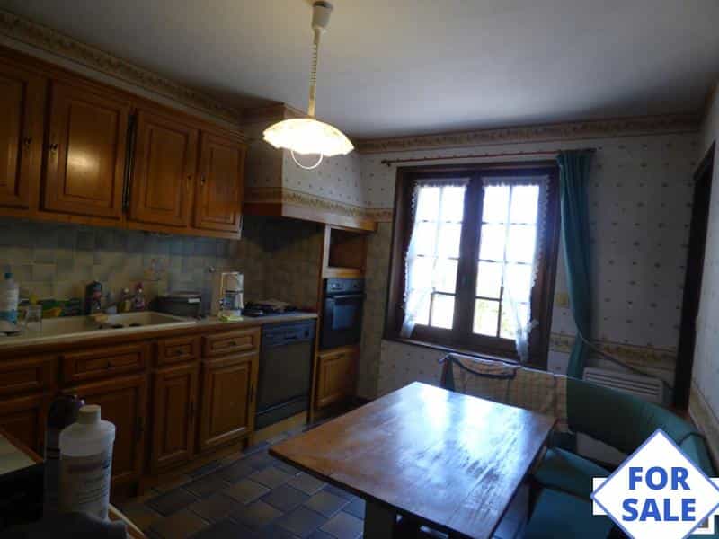 Huis in Saint-Cyr-en-Pail, Pays de la Loire 12055870