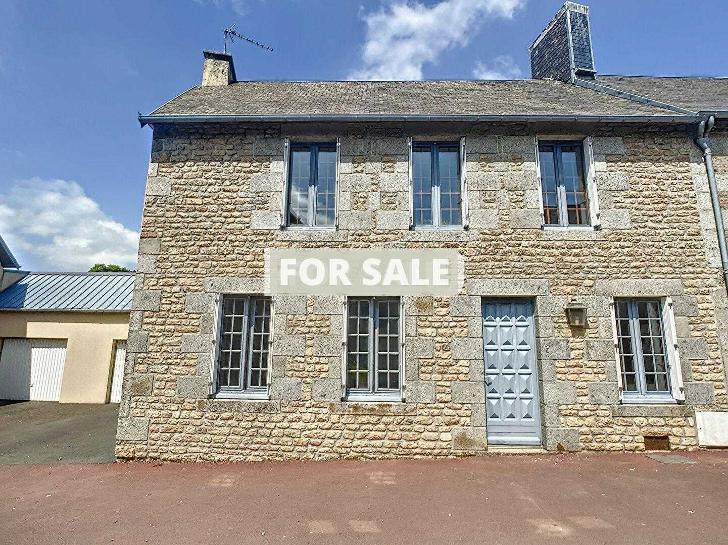 Dom w La Chapelle-Cecelin, Normandia 12055951