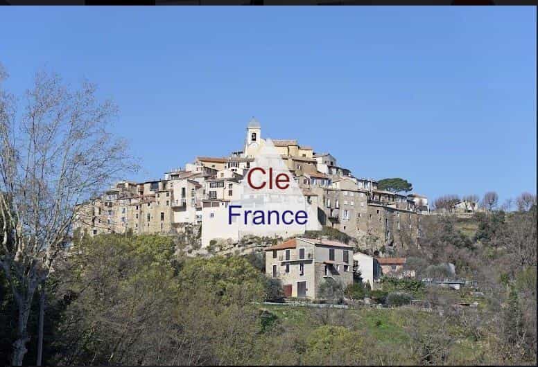 Hus i Berre-les-Alpes, Provence-Alpes-Cote d'Azur 12056175