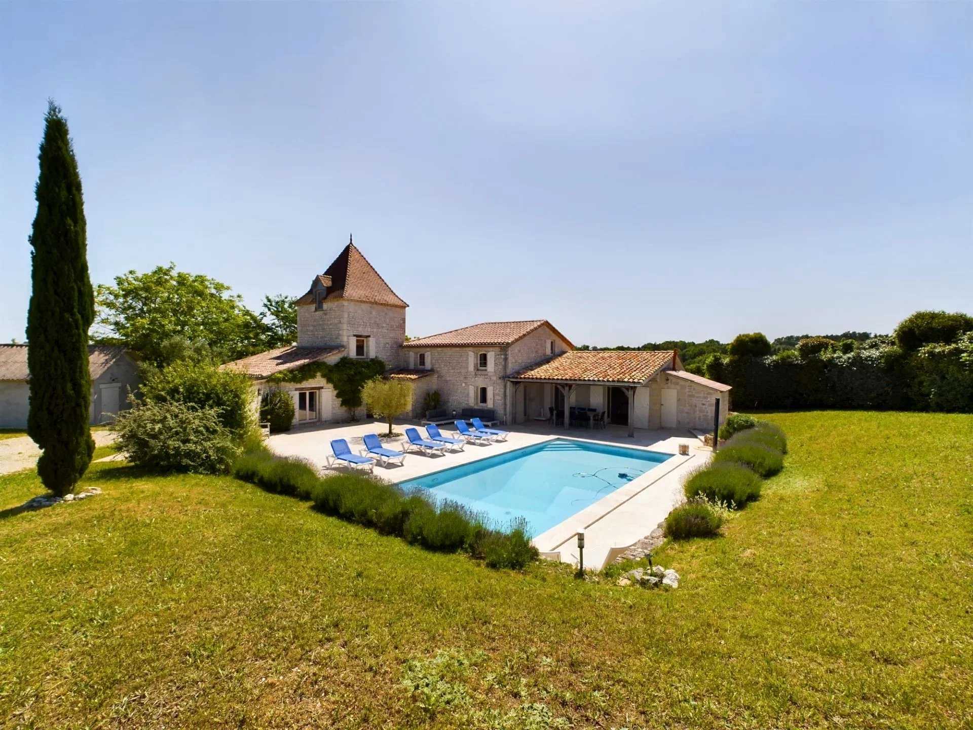 House in Montaigu-de-Quercy, Occitanie 12056410