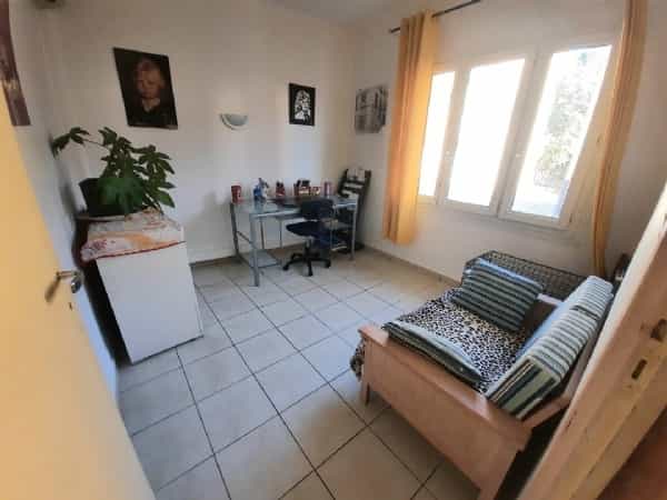 жилой дом в Fouzilhon, Occitanie 12056526