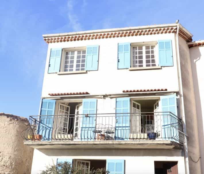 rumah dalam Callas, Provence-Alpes-Côte d'Azur 12056702