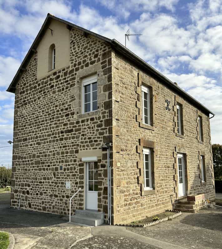 Hus i kilde, Pays de la Loire 12056818
