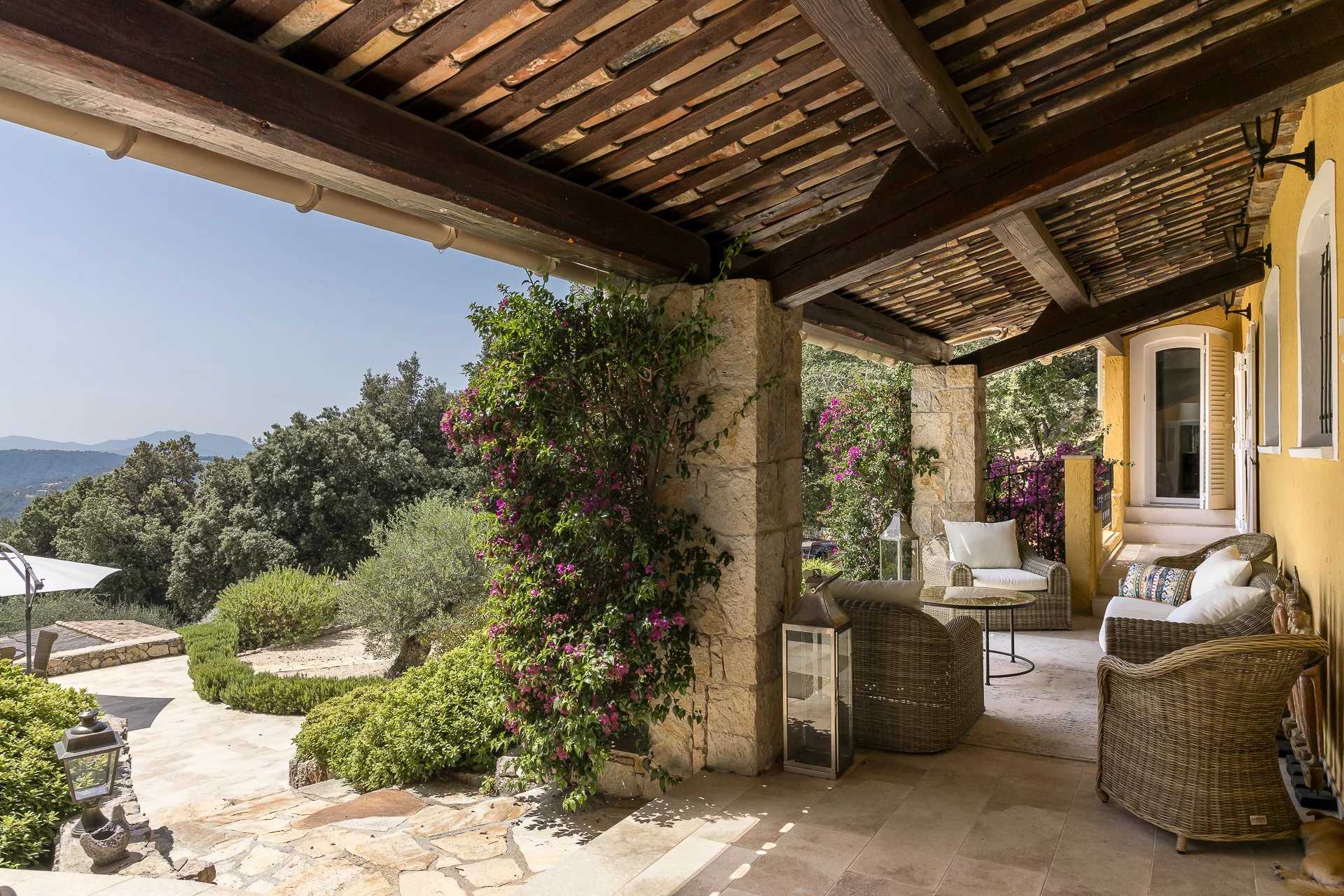 Rumah di Le Tignet, Provence-Alpes-Côte d'Azur 12057095