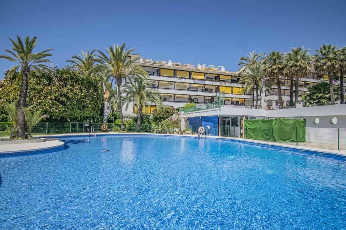 Condominium in Málaga, Andalusia 12057242