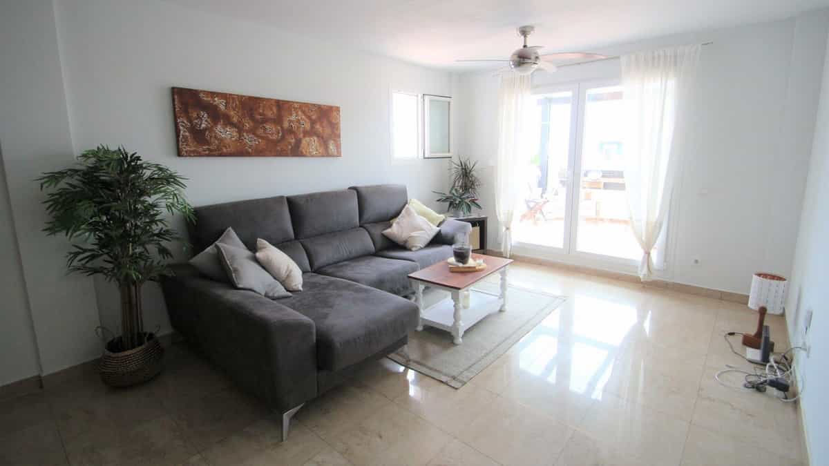 公寓 在 Puerto de la Duquesa, Andalusia 12057383