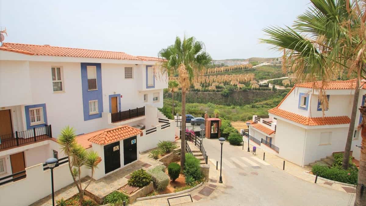 Condominium in Castillo de Sabinillas, Andalusië 12057383
