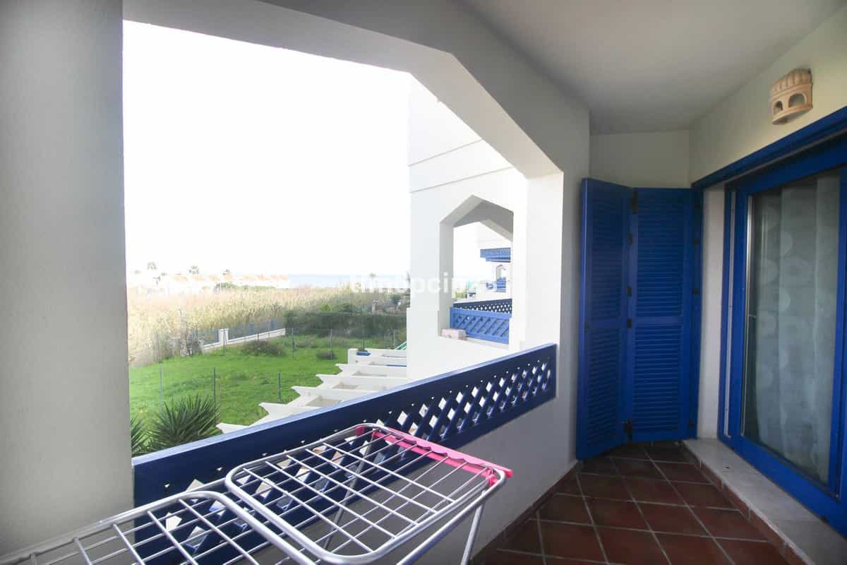 Condominium dans San Luis de Sabinillas, Andalusia 12057810