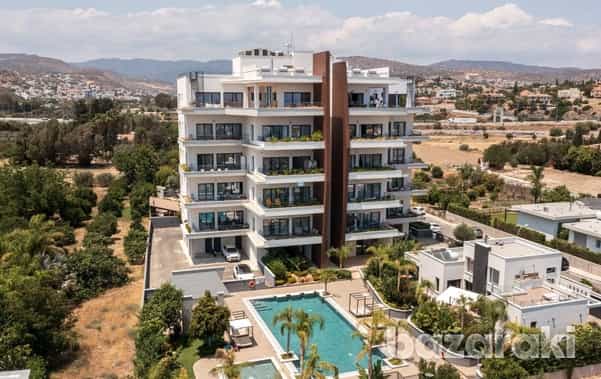 Condominium in Germasogeia, Limassol 12058361