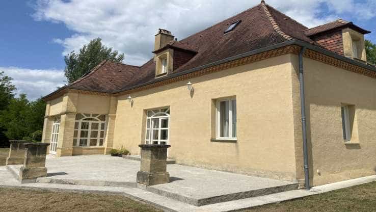 House in Saint-Cyprien, Nouvelle-Aquitaine 12058537