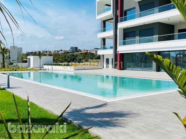 Condominium in Agios Tychon, Larnaka 12059513