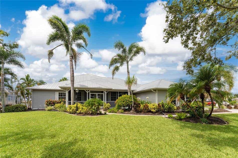 жилой дом в Port Charlotte, Florida 12059919