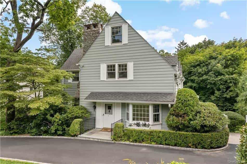 House in Briarcliff Manor, New York 12059946